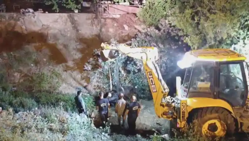 Hatay’da İnce İnce Planlanan İnek Kurtarma Operasyonu Gerçekleşti!