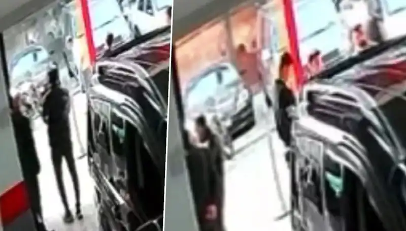 İstanbul'da Galeriye Yıkıcı Saldırı: El Yapımı Patlayıcı Alarm Verdi