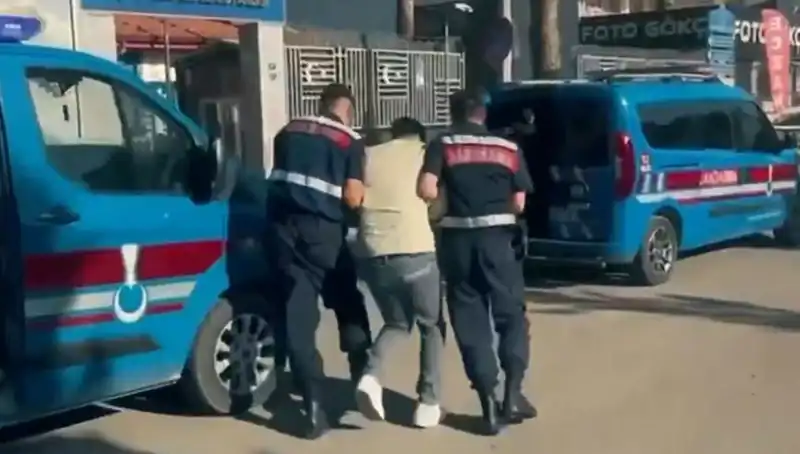 10 İlde Gerçekleşen Dev Operasyon: 5 Suç Örgütüne 74 Gözaltı!