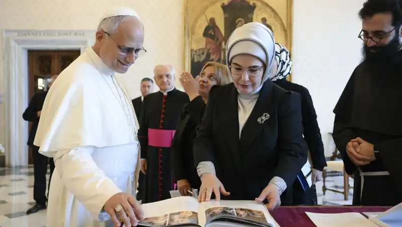 Emine Erdoğan ve Papa Leo, Gazze Üzerine Tarihi Zirvede Bir Araya Geldi