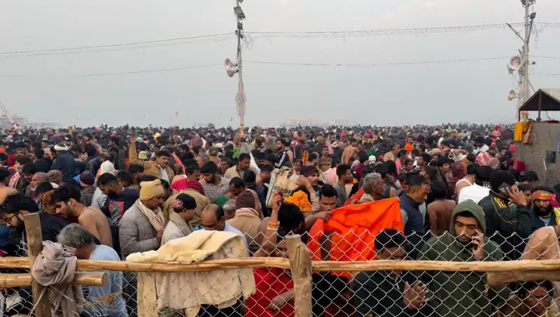 Hindistan'daki Dini Festivalde Şok İzdiham, Altı Kişinin Hayatı Kaybedildi