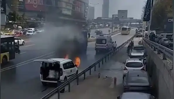 TOMA ile Yanan Araca Cesur Müdahale: Yangını Kontrol Altına Alma Anı